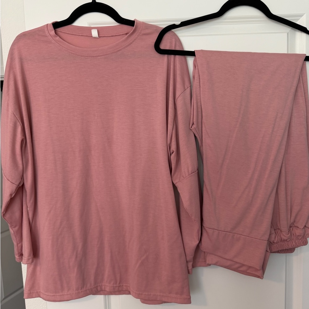 Women's Two-Piece Loungewear Set in Dusty Rose